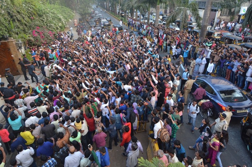 Amitabh Bachchan, bollywood actor Amitabh Bachchan, bigg b, bigg b Posted on Facebook, bigg b about road excavation, Amitabh Bachchan in jalsa, road excavation in front of Jalsa with pictures, entertainment news, bollywood news, television news, entertainment news, bollywood news, television news