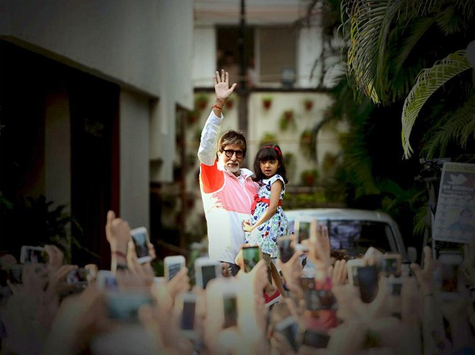 mitabh bachchan, aaradhya bachchan, amitabh bachchan new year photos, amitabh bachchan aaradhya bachchan new year, amitabh bachchan happy new year, amitabh bachchan instagram pic with aaradhya, big b new year celebrations, amitabh bachchan granddaughter aaradhya bachchan pics, amitabh bachchan with granddaughter aaradhya, amitabh bachchan latest updates