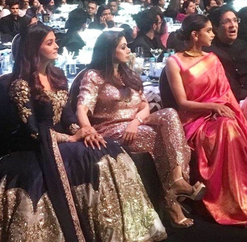 Aishwarya Rai Bachchan, Aishwarya in award function, Aishwarya with amazing black and gold outfit, see Pictures of Aishwarya Rai bachchan, Aishwarya in Fanne Khan, entertainment news, bollywood nes, television news, entertainment news