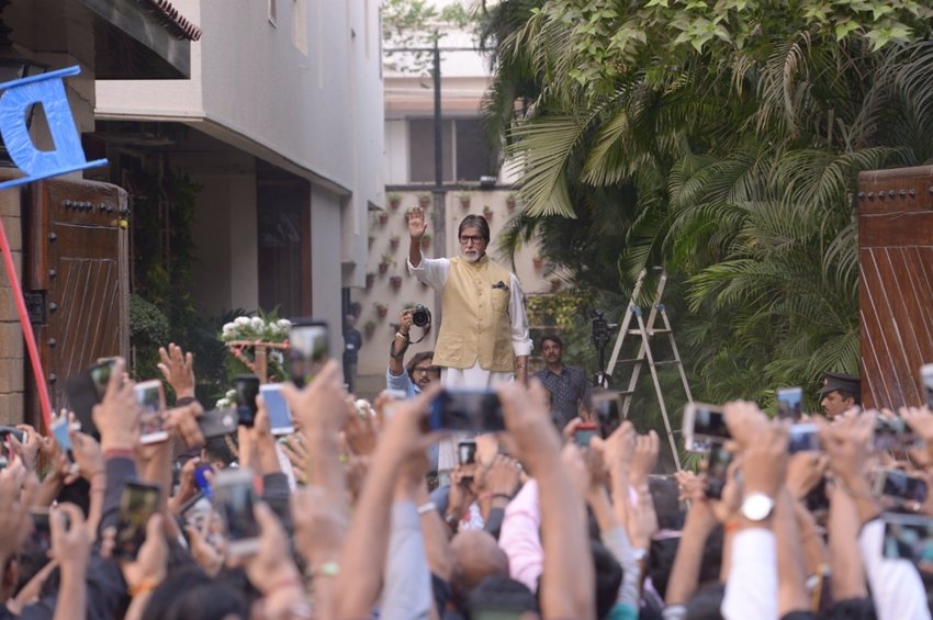 Amitabh Bachchan, bollywood actor Amitabh Bachchan, bigg b, bigg b Posted on Facebook, bigg b about road excavation, Amitabh Bachchan in jalsa, road excavation in front of Jalsa with pictures, entertainment news, bollywood news, television news, entertainment news, bollywood news, television news