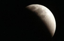 chandra grahan, chandra grahan 2018, chandra grahan today, chandra grahan india, lunar eclipse 2018, lunar eclipse, lunar eclipse 2018 india, india lunar eclipse, chandra grahan ke upay, chandra grahan upay, chandra grahan news updates
