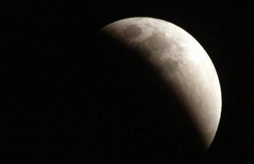 chandra grahan, chandra grahan 2018, chandra grahan today, chandra grahan india, lunar eclipse 2018, lunar eclipse, lunar eclipse 2018 india, india lunar eclipse, chandra grahan ke upay, chandra grahan upay, chandra grahan news updates