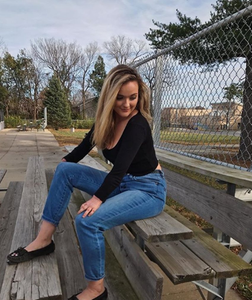 California, 23 old year Model California girl, California native Molly Higgins, Molly Higgins populer in instagram, see pictures of Molly Higgins, bollywood news, television news, hollywood news, entertainment news, entertainment news in hindi