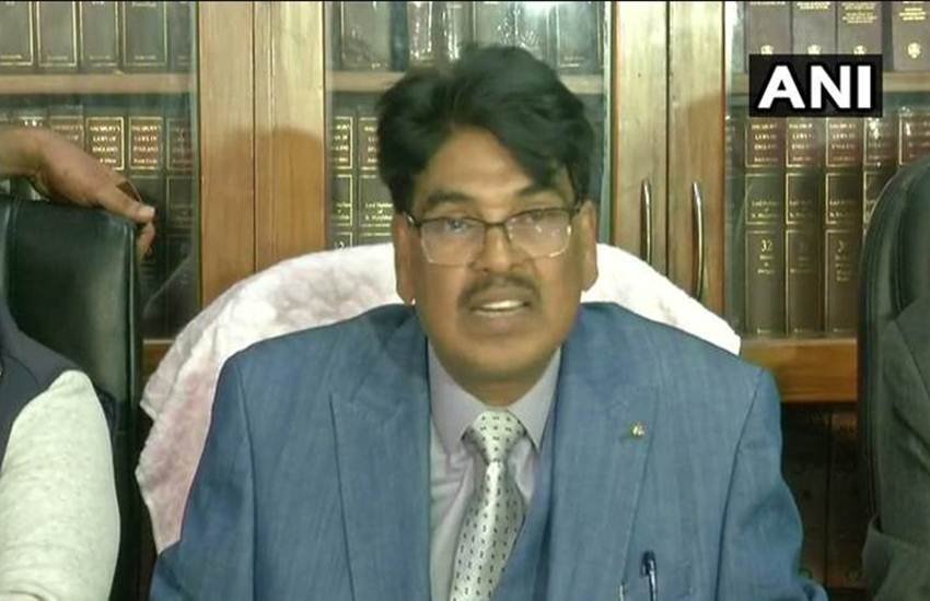 मिश्रा ने कहा कि इस मुद्दे को आंतरिक रूप से सुलझाया जाना चाहिए था। मिश्रा ने कहा कि इस मुद्दे को आंतरिक रूप से सुलझाया जाना चाहिए था।