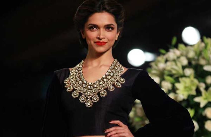 padmavati, padmavati movie, padmavat, पद्मावती, पद्मावत, padmavat movie, padmavati protest, padmavati release, padmavati movie release, padmavati news in hindi, padmavati movie review, padmavati review, padmavat release, padmavati release date, padmavat movie news in hindi, padmavati protest, padmavati controversy, padmavati latest news, bjp MLA, madhya pradesh bjp MLA, Surendra nath singh, Hindi news, Jansatta