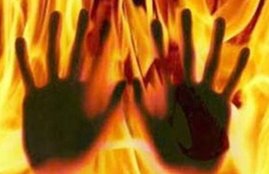 Fire, set fire, relatives of the victim, Taken Into Custody, Rape Case, Rape Case in up, up police, Girl Set Fire Herself, took the relatives, case of gang rape, crime news, state news