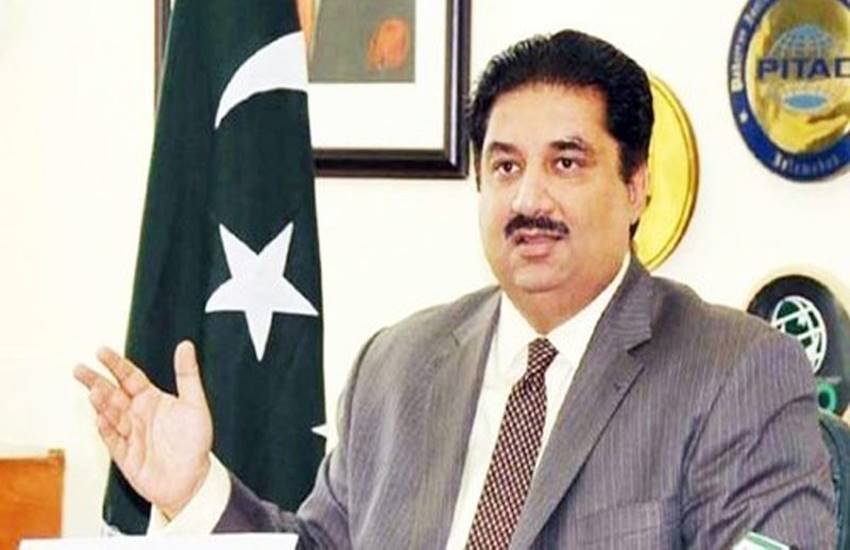 पाकिस्तान के रक्षा मंत्री खुर्रम दस्तगीर खान। (Twitter/Govt of Pakistan)