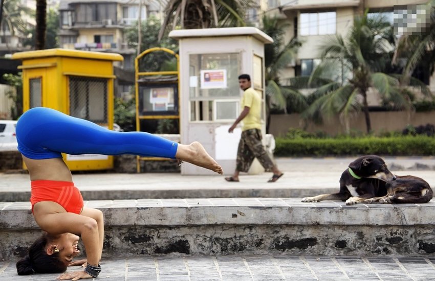 natasha noel, yoga teacher, dancer, mumbai, abused, yogini, dancing yogini, inspiration, life story, courage, life, women, inspiring stories, jansatta