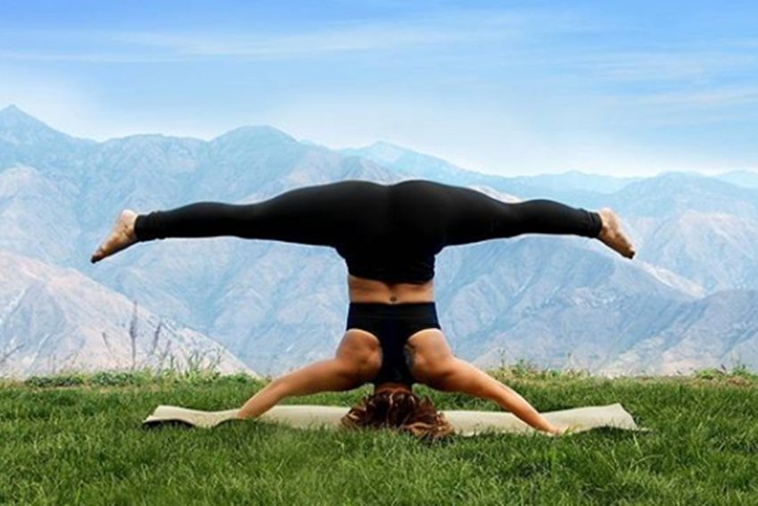 natasha noel, yoga teacher, dancer, mumbai, abused, yogini, dancing yogini, inspiration, life story, courage, life, women, inspiring stories, jansatta