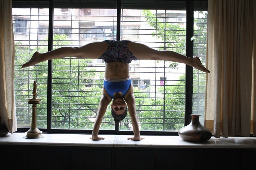 natasha noel, yoga teacher, dancer, mumbai, abused, yogini, dancing yogini, inspiration, life story, courage, life, women, inspiring stories, jansatta
