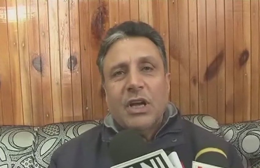 पीपुल्स डेमोक्रेटिक पार्टी (पीडीपी) के प्रवक्ता रफी अहमद मीर (फोटो सोर्स- ANI ट्विटर)