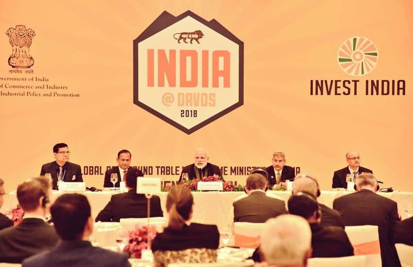 दावोस में प्रधानमंत्री नरेंद्र मोदी। (फोटो सोर्स- ट्विटर/@MEAIndia)