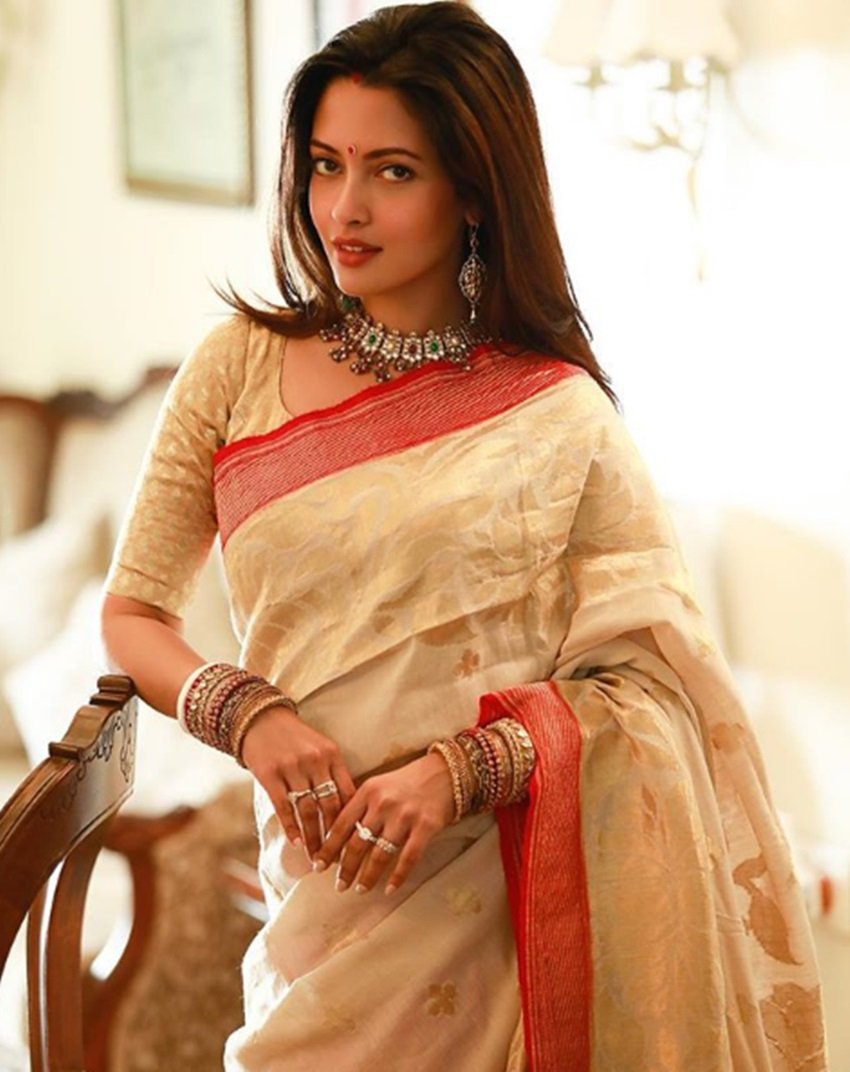 Riya Sen, Riya Sen Birthday, Riya Sen Date of Birth, Riya Sen Images, Riya Sen Latest Pictures, Riya Sen Photos, Riya Sen Hot PHotos, Riya Sen Uknown Facts, Riya Sen Unknown Info, Riya Sen Birthday