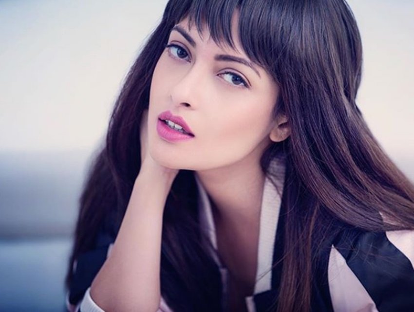 Riya Sen, Riya Sen Birthday, Riya Sen Date of Birth, Riya Sen Images, Riya Sen Latest Pictures, Riya Sen Photos, Riya Sen Hot PHotos, Riya Sen Uknown Facts, Riya Sen Unknown Info, Riya Sen Birthday
