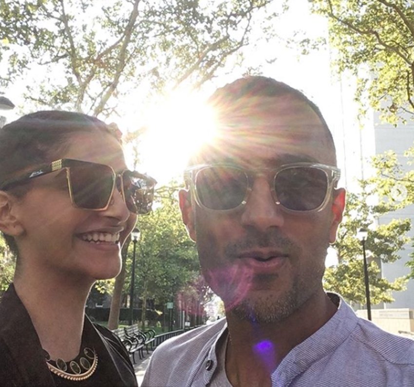 Bollywood actoress, sonam kapoor, anil kapoor, Film padman, akshay kumar, HT most stylist award, dress sonam kapoor, troll, instagram, anil kapoor