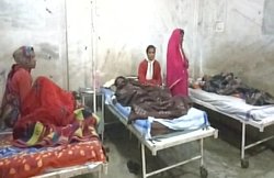 मिड डे मील मांगा तो गर्म दाल फेंक मासूम को जलाया