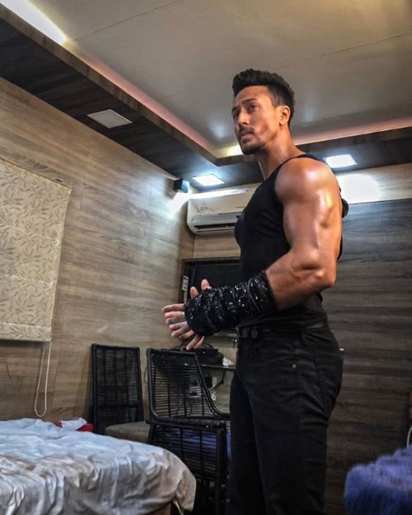 Tiger Shroff, actor Tiger Shroff, Tiger Shroff Workout Routine, Tiger Shroff fitness Routine, Tiger Shroff fitness, tiger shroff Routine, Tiger Shroff Diet Plan, Tiger Shroff Workout, tiger shroff Routine, tiger shrof Diet Plan, Heropanti actor, tiger shroff diet, tiger shroff height, tiger shroff weight, tiger shroff workout for heropanti, tiger shroff workout schedule, tiger shroff workout, tiger shroff workout routine, tiger shroff workout regime, tiger shroff diet plan, celebrity workout routine, male celebrities workout routine, entertainment, jansatta