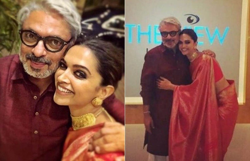 काफी विरोध प्रदर्शन के बाद पद्मावत आखिरकार देशभर के सिनेमाघरों में रिलीज हो गई है। फिल्म के रिलीज से पहले देश भर में पत्रकारों और इतिहासकारों के लिए स्पेशल स्क्रीनिंग रखी गई थी। इसके अलावा मुंबई में बॉलीवुड कलाकारों के लिए भी एक स्पेशल स्क्रीनिंग रखी गई जिसमें बॉलीवुड से जुड़े कई कलाकार पहुंचे। पद्मावती को फिल्म समीक्षकों की तारीफें मिल रही हैं तो वहीं स्क्रीनिंग देखकर निकले बॉलीवुड कलाकरों ने भी फिल्म की तारीफ में कसीदे पढ़े हैं। स्क्रीनिंग में पहुंची पद्मावती को किरदार निभाने वाली दीपिका पादुकोण ने संजय लीला भंसाली के साथ पिक्चर भी सोशल मीडिया पर शेयर की हालांकि इस मौके पर रणवीर सिंह नजर नहीं आए। आगे की स्लाइड्स में देखिए कौन कौन पहुंचा पद्मावत की स्पेशल स्क्रीनिंग देखने।