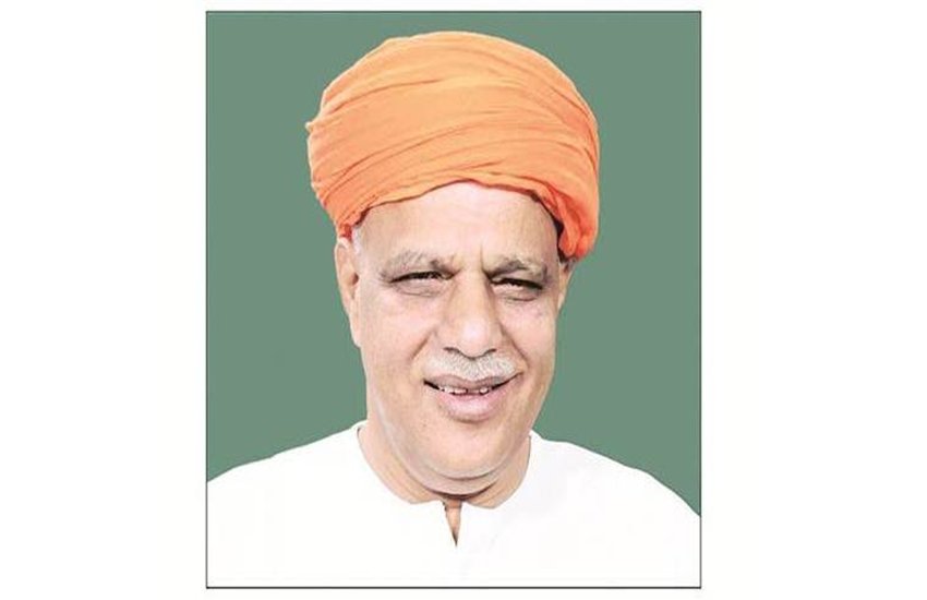 भदोही से बीजेपी के सांसद वीरेंद्र सिंह। (फाइल फोटो)