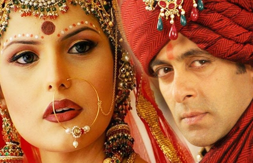 बोल्ड सीन को लेकर पत्रकारों के एक सवाल पर जरीन खान को आया गुस्सा बोल्ड सीन को लेकर पत्रकारों के एक सवाल पर जरीन खान को आया गुस्सा