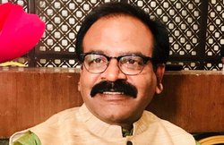 मध्‍य प्रदेश: बगैर हेलमेट बाइक पर निकले BJP सांसद, थाने जाकर भरना पड़ा ₹250 जुर्माना