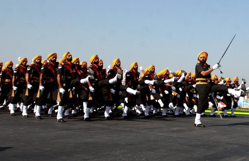 Indian Army Recruitment 2018: भर्तियां मटीरियल असिस्टेंट, ट्रेड्समैन मेट, लोअर डिविजन क्लर्क (एलडीसी) और फायरमैन पदों पर होनी है।