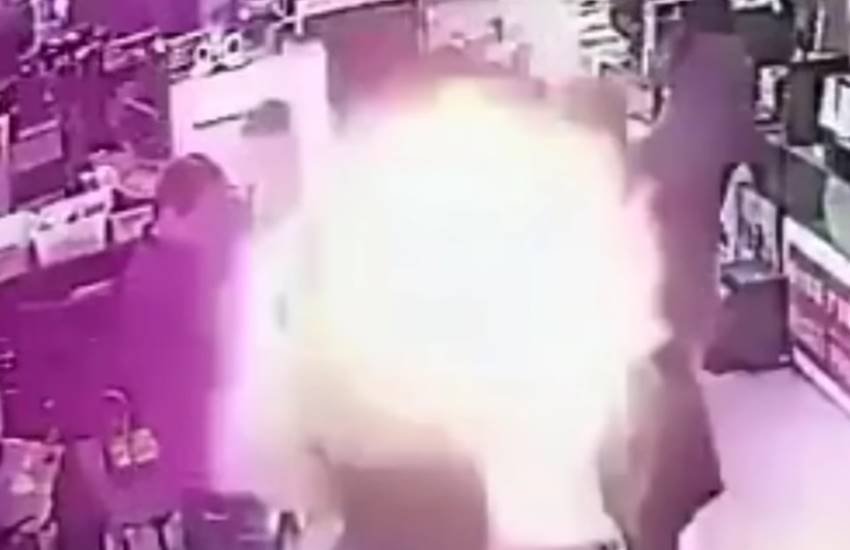 iPhone, battery, explodes, man's mouth, iPhone battery, iPhone battery explodes, iPhone battery explodes in man's mouth