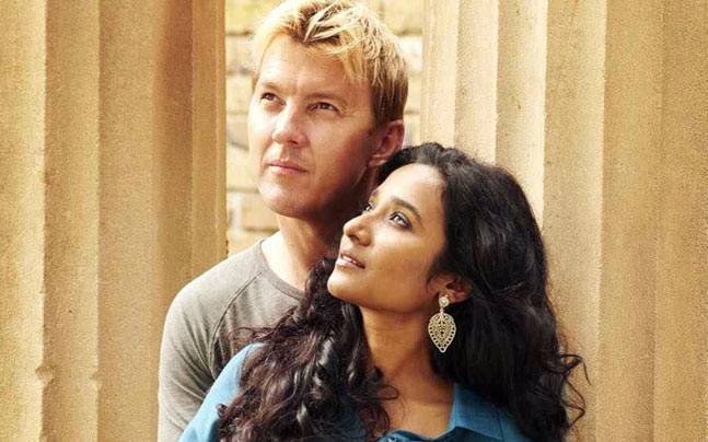 vinod kambli in movies, Sunil, Gavaskar, salil ankola, Brett Lee and Tannishtha Chatterjee in a still from UnIndian, Sadagopan Ramesh, Yuvraj Singh, Ajay Jadeja, salil ankola, sandeeep patil, kapil dev, indian cricketr acted in movies, ajay jadeja