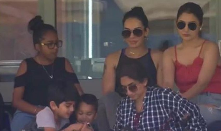 virat kohli, anushka sharma, kohli-anushka, south africa vs india, cape town test, bhuvneshwar kumar, Ritika Sajdeh, cricket news, sports news