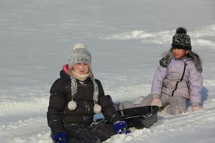 freezing siberian village, -60 degree in siberia, freezing eyelashes of people, freezing people, coldest city in the world,