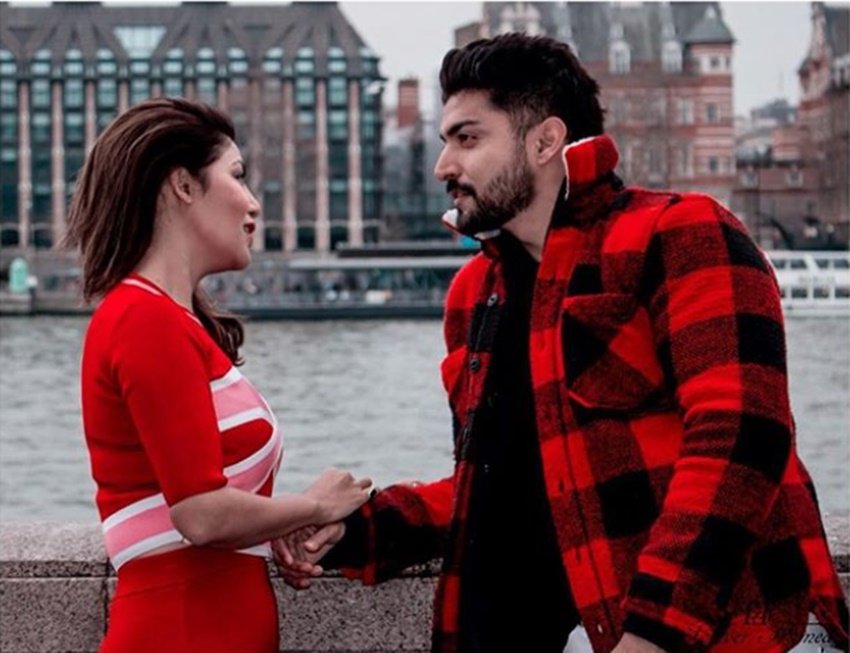 Gurmeet Choudhary, actor Gurmeet Choudhary, bollywood Actor Gurmeet Choudhary, Gurmeet Choudhary with wife Debina Bonnerjee, Debina Bonnerjee, actress Debina Bonnerjee, tv actress Debina Bonnerjee, Debina Bonnerjee photos, Debina Bonnerjee in london, europe, Debina Bonnerjee gurmeet choudhary photos, television, entertainment, jansatta
