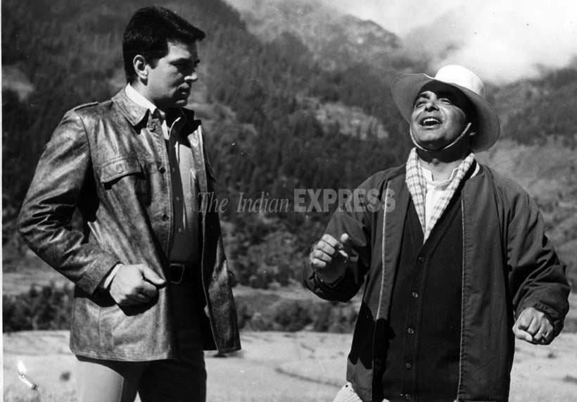 धर्मेंद्र को उनकी पहली फिल्म देल भी तेरा हम भी तेरे के लिए 51 रुपए दिए गए थे।