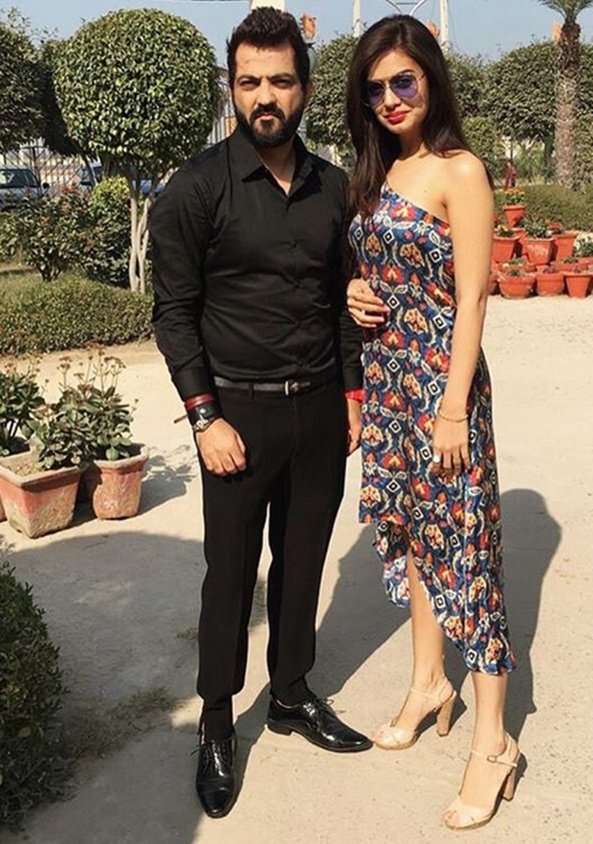 Divya Agarwal, model Divya Agarwal, actress Divya Agarwal, Bigg Boss 11 contestant Priyank Sharma ex girlfriend Divya Agarwal, Divya Agarwal photos, Divya Agarwal hot photos, Priyank Sharma ex girlfriend Divya Agarwal, nitibha kaul, nitibha kaul photos, MTV's Date To Remember, Date To Remember, ex-Bigg Boss contestant Nitibha Kaul, Manu Punjabi, Punjabi singer Indeep Bakshi, Splitsvilla 10, Splitsvilla fame, Splitsvilla fame Divya, Divya mentors on the show, television, entertainment, jansatta