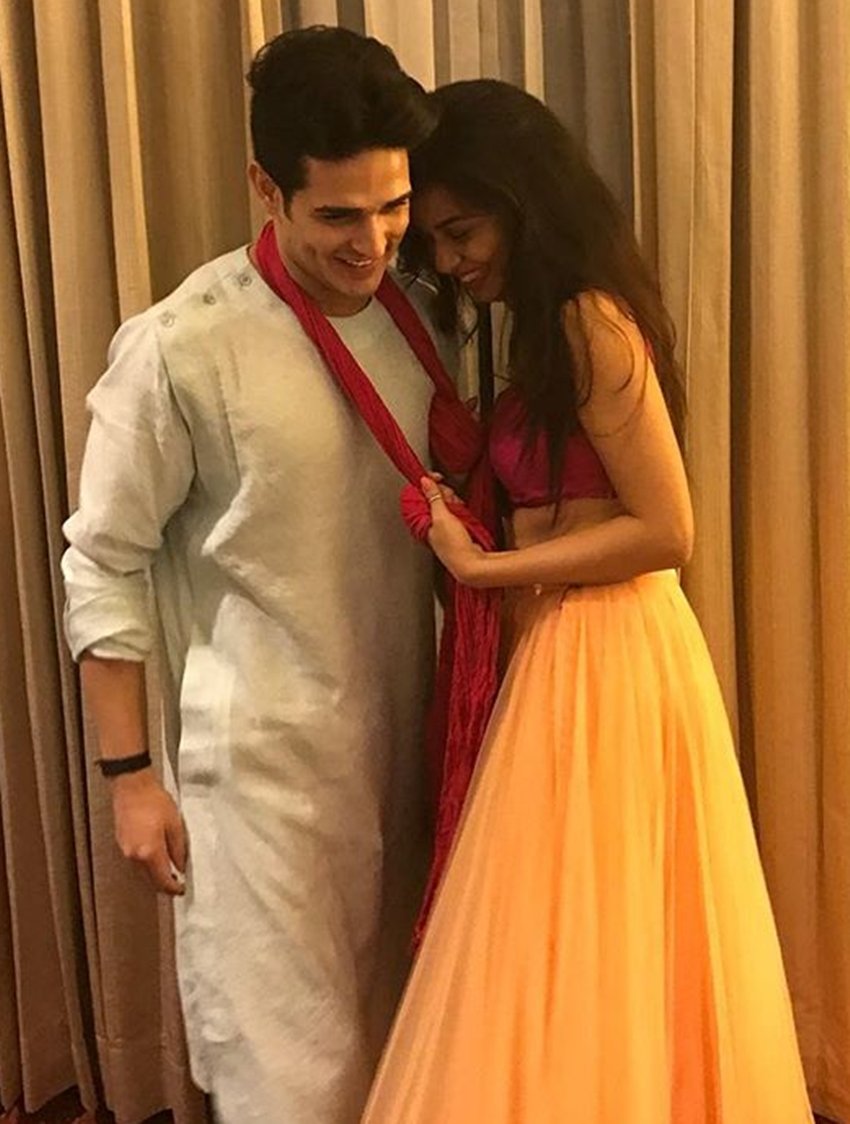 Divya Agarwal, model Divya Agarwal, actress Divya Agarwal, Bigg Boss 11 contestant Priyank Sharma ex girlfriend Divya Agarwal, Divya Agarwal photos, Divya Agarwal hot photos, Priyank Sharma ex girlfriend Divya Agarwal, nitibha kaul, nitibha kaul photos, MTV's Date To Remember, Date To Remember, ex-Bigg Boss contestant Nitibha Kaul, Manu Punjabi, Punjabi singer Indeep Bakshi, Splitsvilla 10, Splitsvilla fame, Splitsvilla fame Divya, Divya mentors on the show, television, entertainment, jansatta