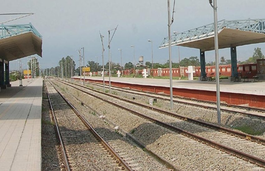 ड्रोन का इस्तेमाल नॉन इंटरलॉकिंग कार्यों की तैयारी का जायजा लेने के लिए भी किया जा सकता है। इसके अलावा किसी खास अवसर पर या मेला के दौरान स्टेशनों पर लगने वाली भीड़ की भी निगरानी की जा सकती है। 