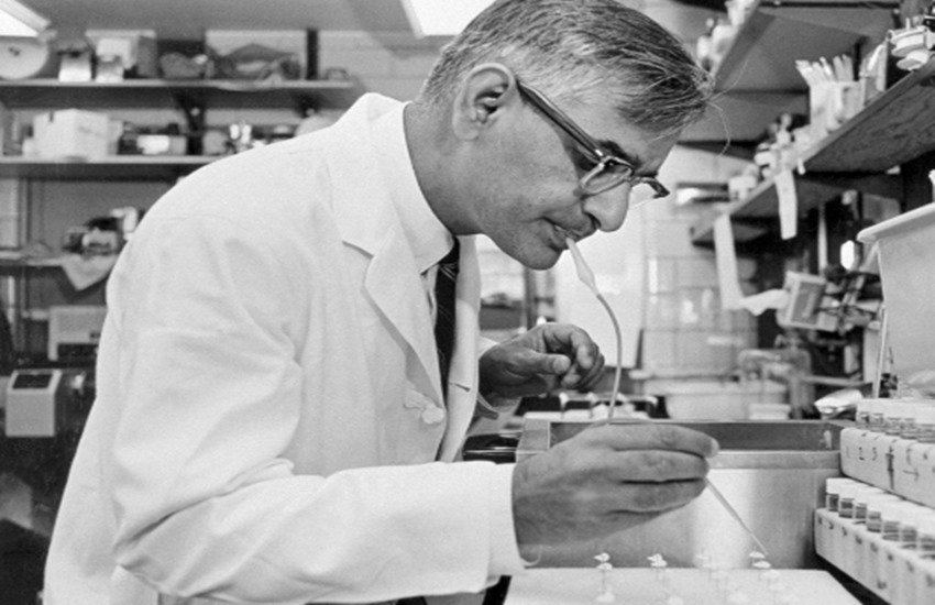 Har Gobind Khorana, हर गोबिंद खोरना, har gobind khorana, har gobind khorana in hindi, har gobind khorana awards, har gobind khorana information, har gobind khorana inventions, gobind khorana, gobind khorana information in hindi, latest news updates