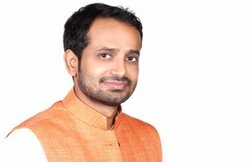 छात्रा से बलात्कार मामले में फरार विधायक पर पुलिस ने रखा इनाम