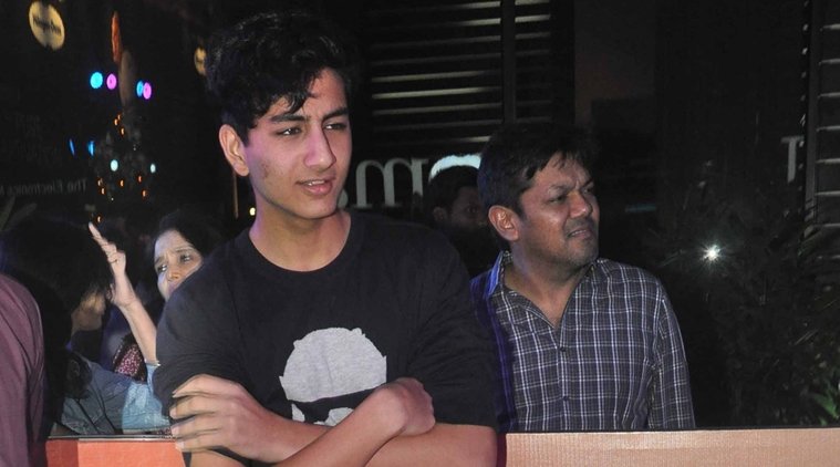 बॉलीवुड एक्टर सैफ अली खान के बेटे इब्राहिम मुंबई के धीरूभाई अंबानी से स्कूलिंग करने के बाद अब ब्रिटेन आगे की पढ़ाई करने के लिए गए हैं।
