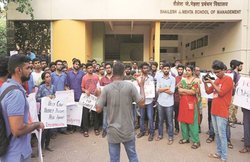 आईआईटी बॉम्बे का फरमान- नॉन वेज खानेवाले छात्र अलग रखें अपनी थाली