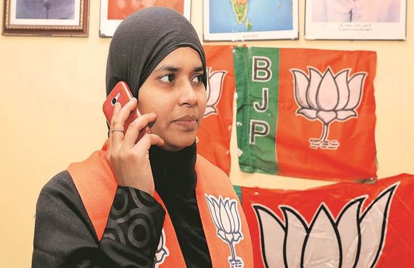 हावड़ा स्थित बीजेपी कार्यालय में इशरत जहां। (पार्थ पॉल, इंडियन एक्सप्रेस)