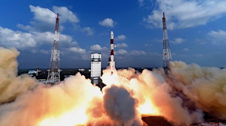  अंतरिक्ष अनुसंधान में इसरो की शानदार उपलब्धियों के कारण हर कोई हमें सलाम कर रहा है। 