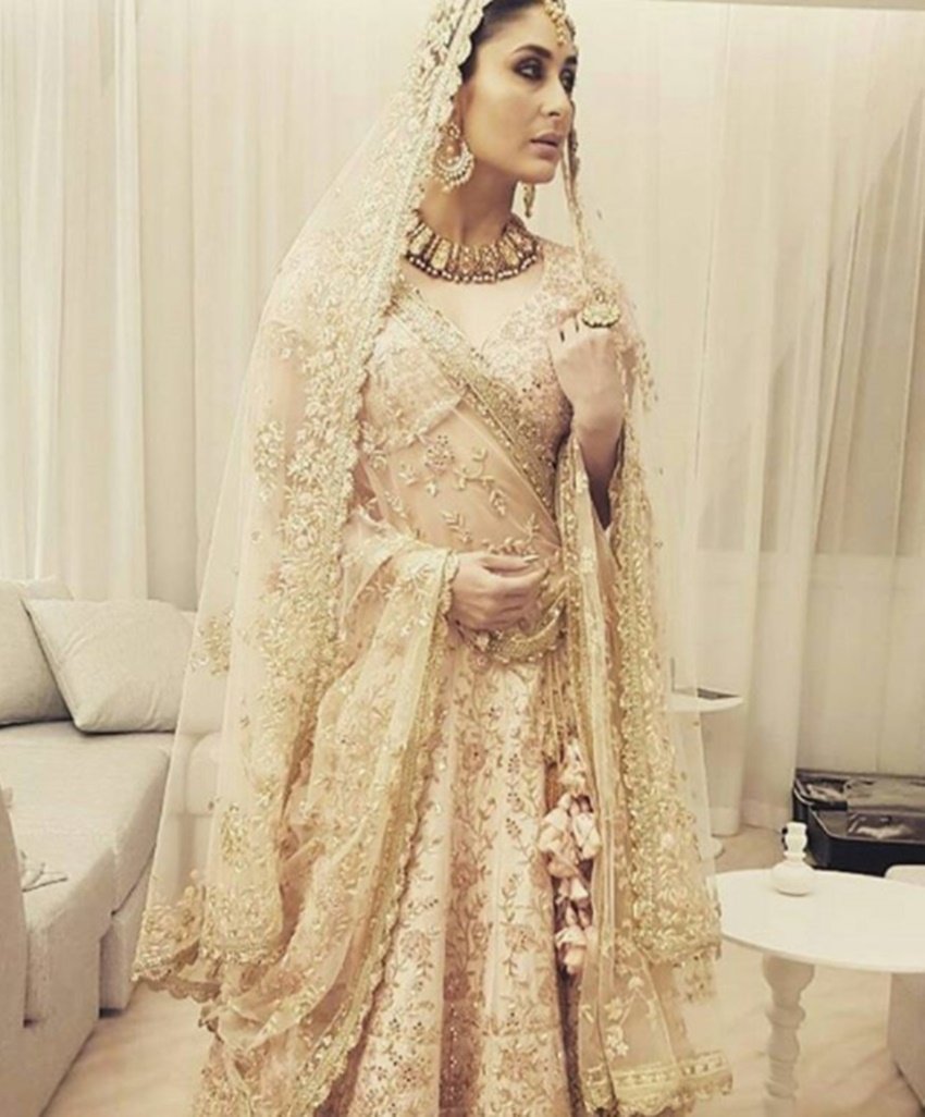 Kareena Kapoor, actress Kareena Kapoor, bollywood actress Kareena Kapoor, Kareena Kapoor photos, Kareena Kapoor rampwalk, Kareena Kapoor in doha, Kareena Kapoor in qutar fashion show, Kareena Kapoor movies, Kareena Kapoor blushing bride, Kareena Kapoor Khan, Kareena Kapoor Khan blushing bride, kareena kapoor in pink lehenga in Doha for Vikram Phadnis, Vikram Phadnis, designer Vikram Phadnis, Doha, Qatar, Veere Di Wedding, kareena kapoor film Veere Di Wedding, entertainment, jansatta