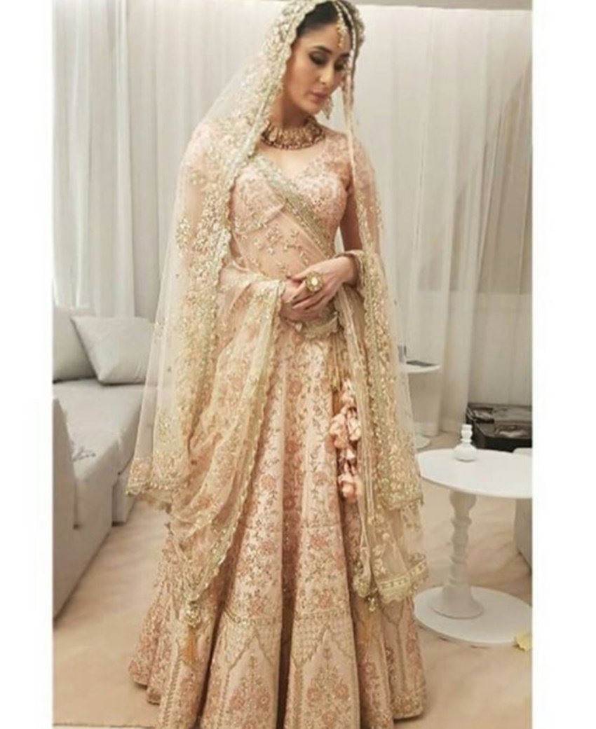 Kareena Kapoor, actress Kareena Kapoor, bollywood actress Kareena Kapoor, Kareena Kapoor photos, Kareena Kapoor rampwalk, Kareena Kapoor in doha, Kareena Kapoor in qutar fashion show, Kareena Kapoor movies, Kareena Kapoor blushing bride, Kareena Kapoor Khan, Kareena Kapoor Khan blushing bride, kareena kapoor in pink lehenga in Doha for Vikram Phadnis, Vikram Phadnis, designer Vikram Phadnis, Doha, Qatar, Veere Di Wedding, kareena kapoor film Veere Di Wedding, entertainment, jansatta