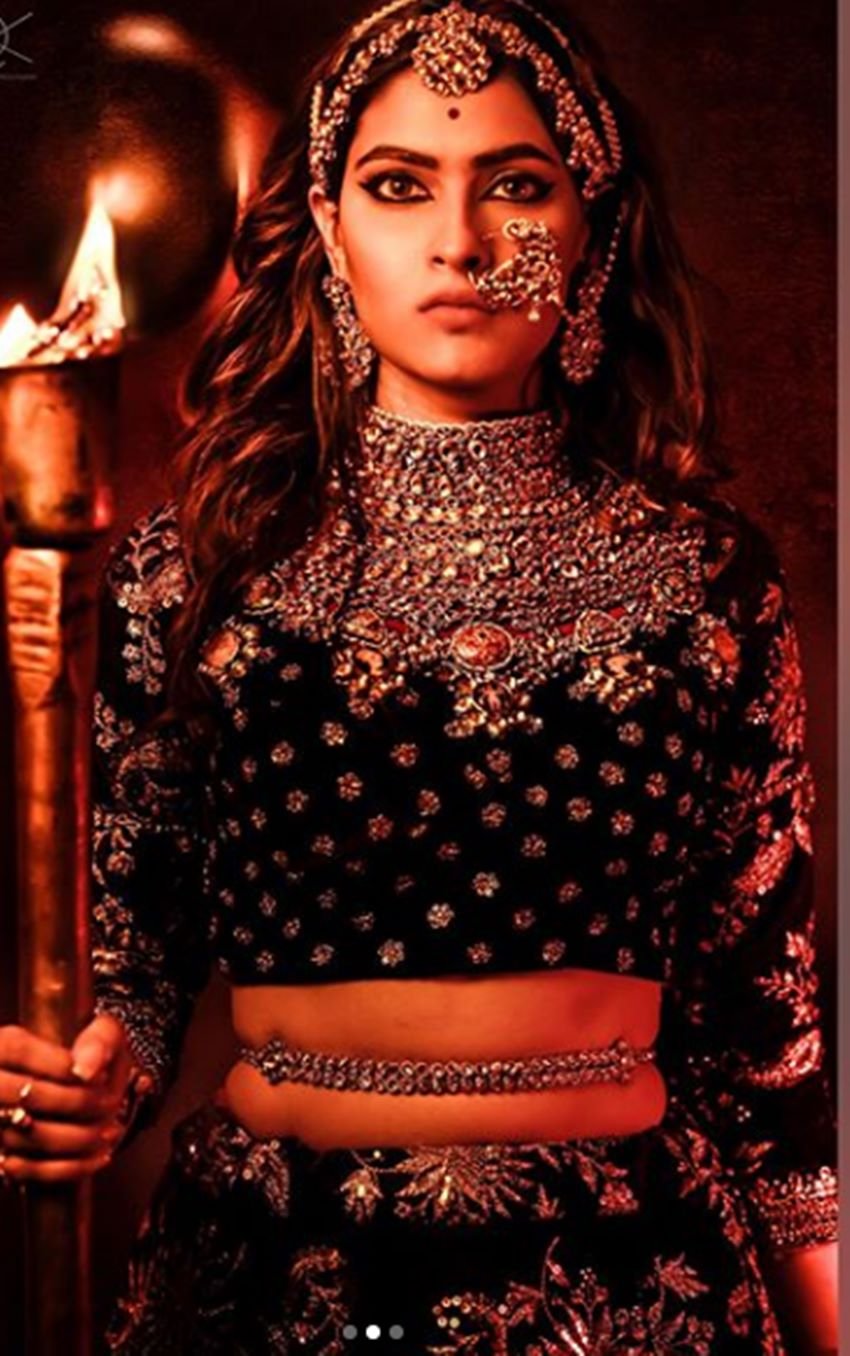 Karishma Sharma's rani padmini look, Ragini MMS Returns fame Karishma Sharma's tribute to Deepika, sanjay leela bhanshali movie, padmaavat, deepika padukone, ranveer isngh, shahid kapoor, yeh hain mohabbaten actress karishma shrama, karishma sharma bold photos