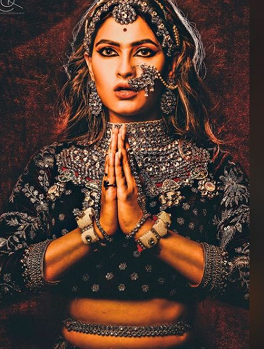 Karishma Sharma's rani padmini look, Ragini MMS Returns fame Karishma Sharma's tribute to Deepika, sanjay leela bhanshali movie, padmaavat, deepika padukone, ranveer isngh, shahid kapoor, yeh hain mohabbaten actress karishma shrama, karishma sharma bold photos