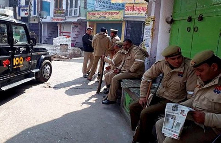 हफ्ते भर बाद कासगंज में स्थिति सामान्य हो रही है। (File Photo - PTI)