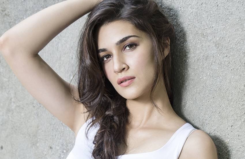 kriti sanon, kriti sanon beauty tips, kriti sanon makeup, kriti sanon makeup tips, kriti sanon beauty tips in hindi, beauty tips in hindi, beauty tips, kriti sanon makeup tips in hindi, kriti sanon makeup haircut, kriti sanon haircut, kriti sanon haircut style, kriti sanon haircut name, kriti sanon skin tips, skin tips in hindi, lifestyle news in hindi, makeup tips in hindi, jansatta