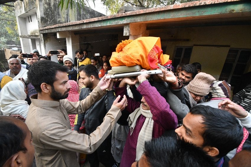 शनिवार को सजा मिलने के बाद लालू को कोर्ट से जमानत नहीं पाई थी।