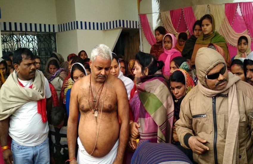 गंगोत्री देवी के पुत्र बालेश्वर यादव ने उन्हें मुखाग्नि दी।
