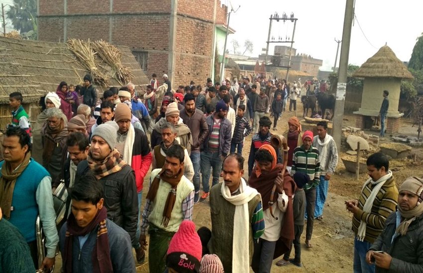 गंगोत्री देवी की अंतिम यात्रा में बड़ी संख्या में लोग शामिल हुए। पूरे गांव में उनकी अर्थी निकाली गई।